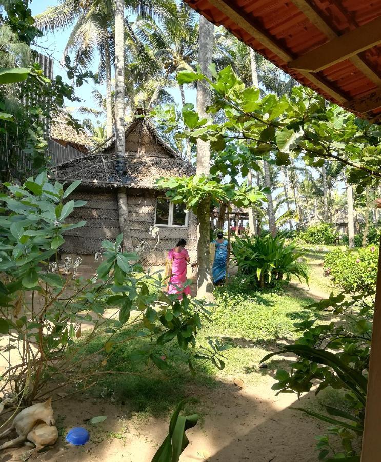 Sukriti Beach Resort Varkala Exterior foto